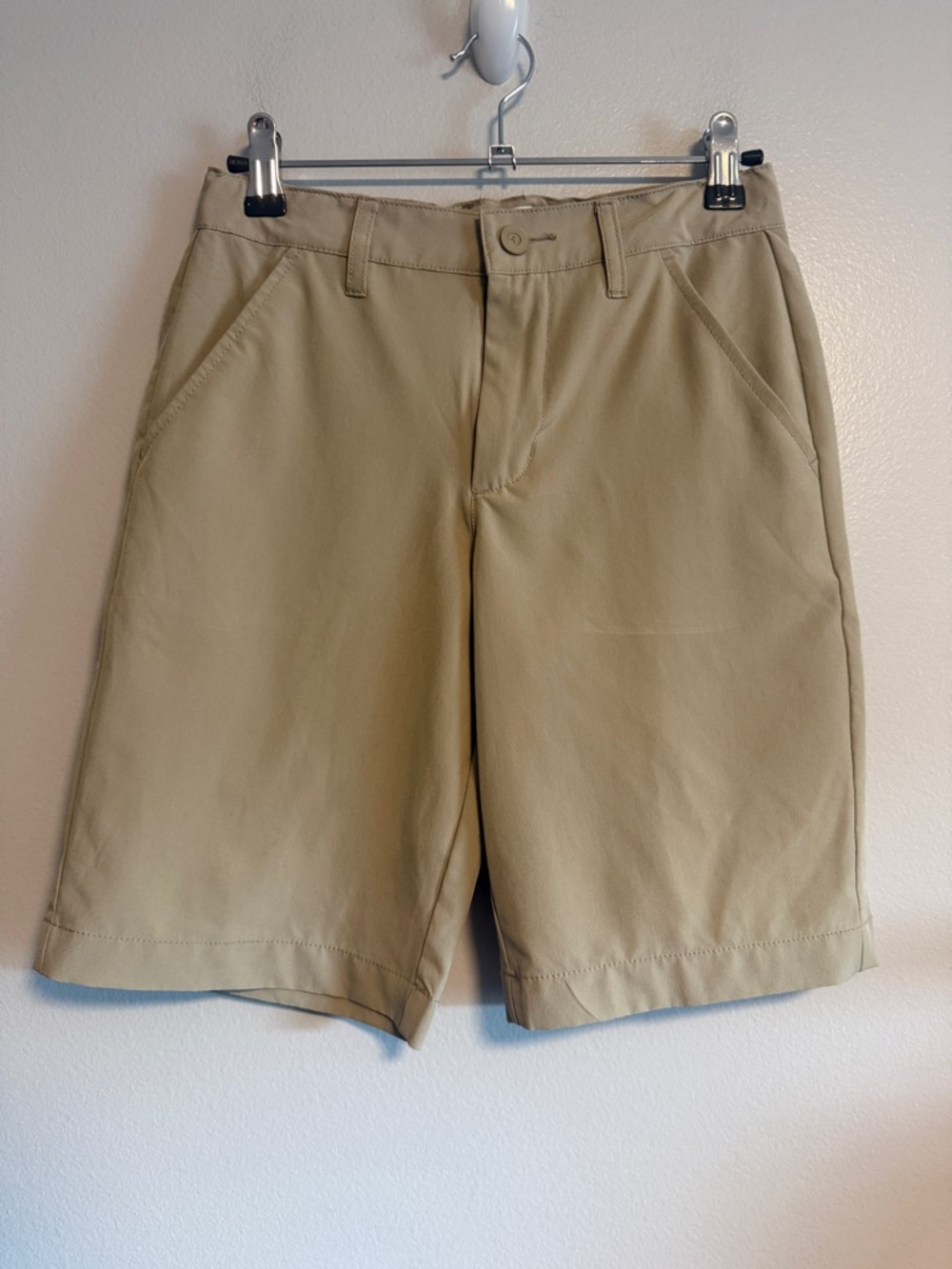 Cat & Jack Boy’s Classic Khaki Flat Front 9-Inch Inseam Shorts Size 10
